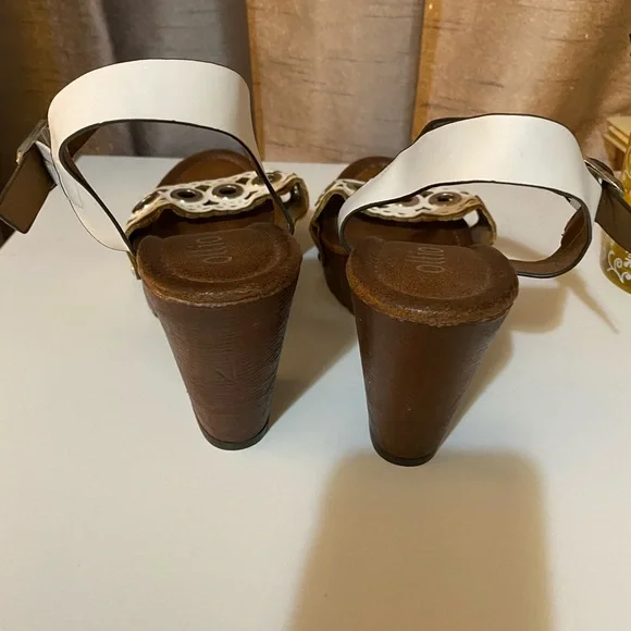 Ollio Women's Shoe Cutout Scalloped size 8 - Picture 3 of 4